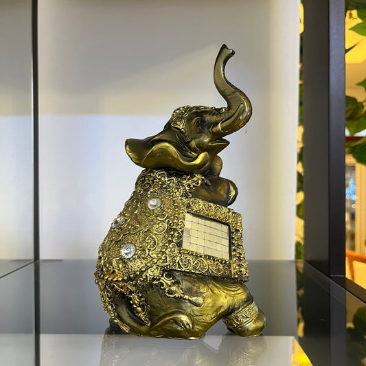 Elefante dorado